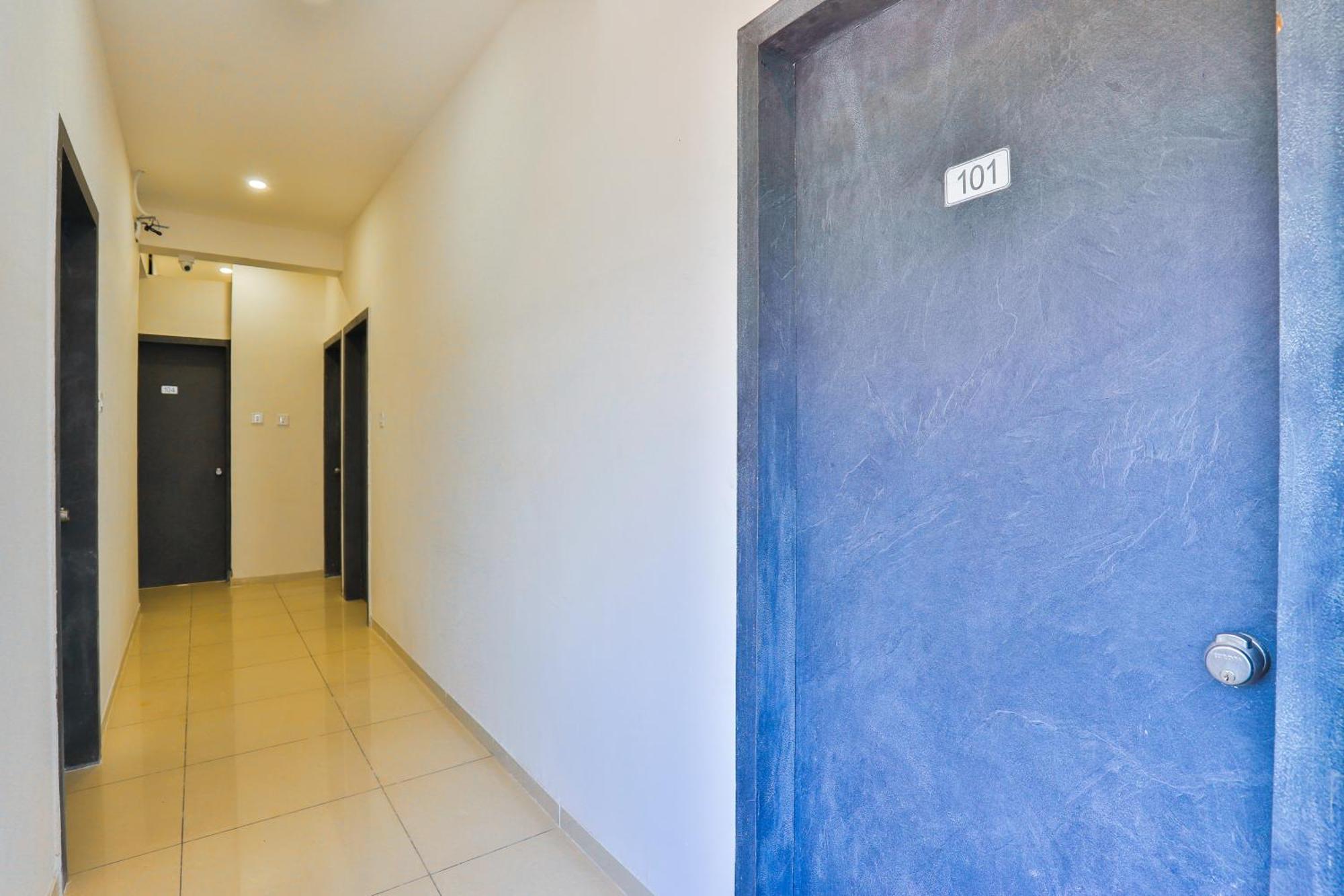 Nova Hotel New Crossroad Rajkot Εξωτερικό φωτογραφία