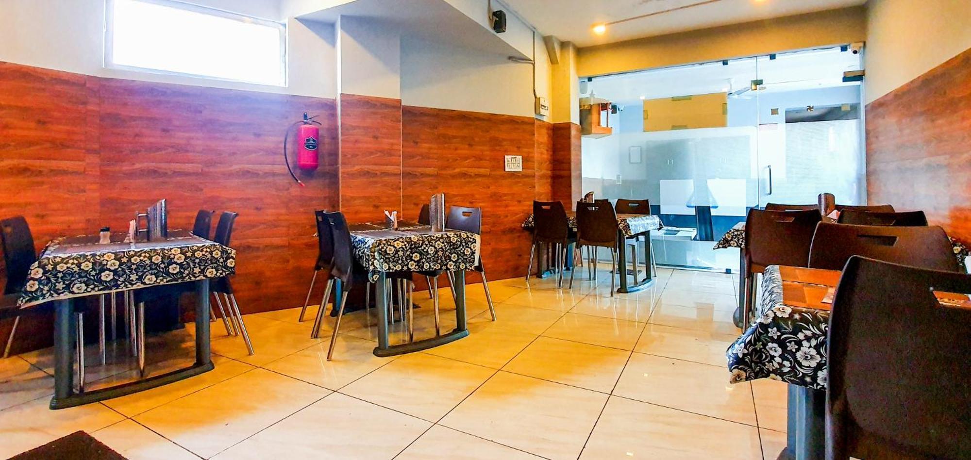 Nova Hotel New Crossroad Rajkot Εξωτερικό φωτογραφία