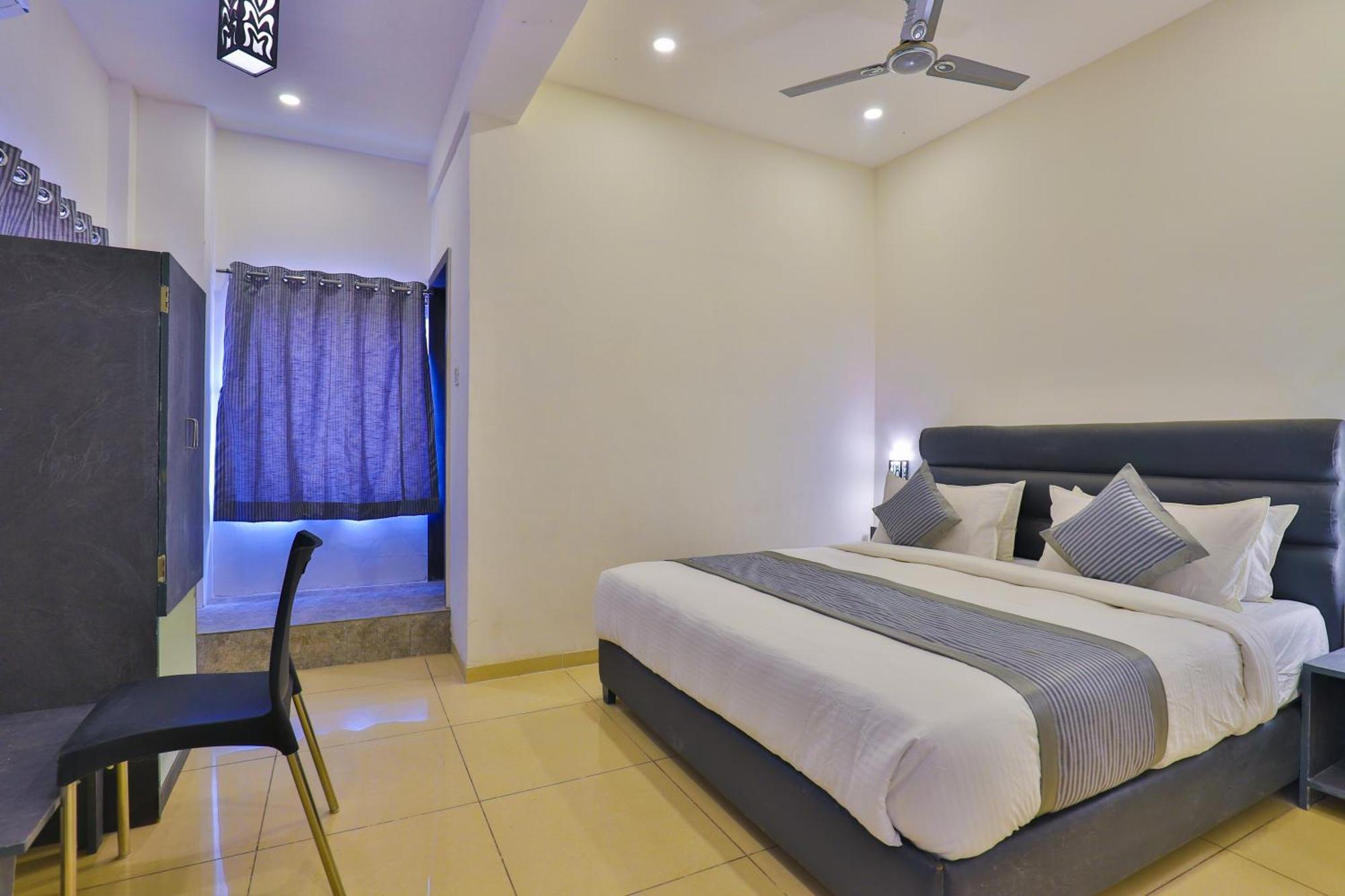 Nova Hotel New Crossroad Rajkot Εξωτερικό φωτογραφία