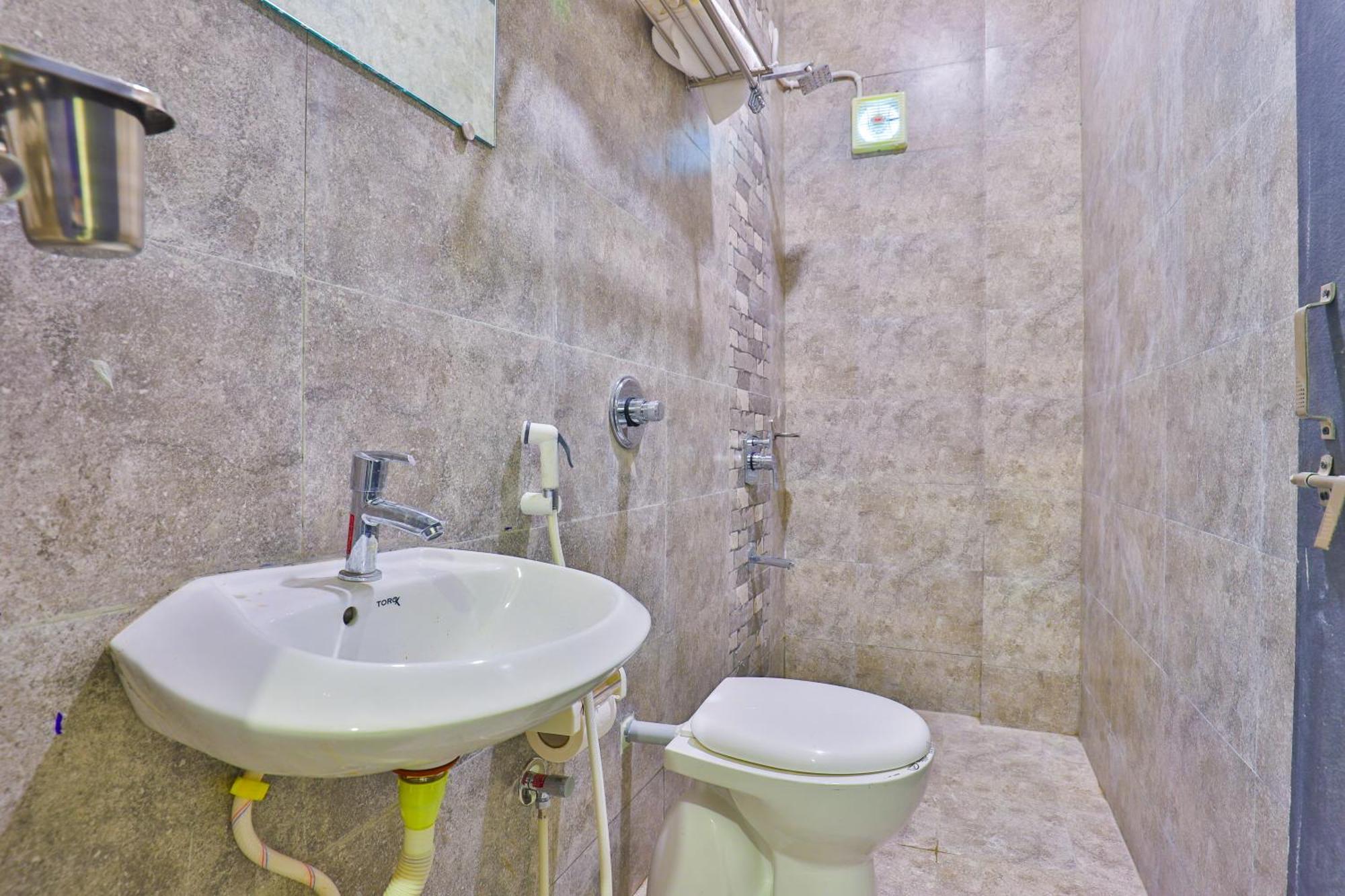 Nova Hotel New Crossroad Rajkot Εξωτερικό φωτογραφία